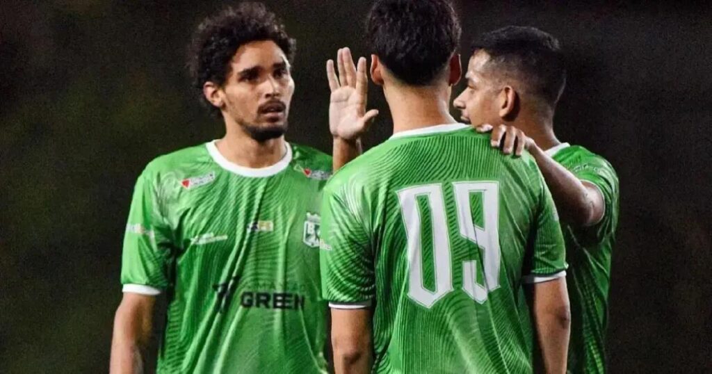 Torcedores da TV Green proferem gritos racistas em jogo da Copa Imprensa