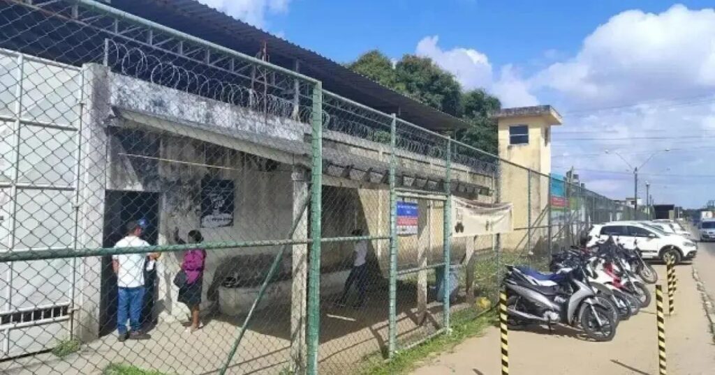 Três detentos fogem do Conjunto Penal de Feira de Santana nesta terça-feira
