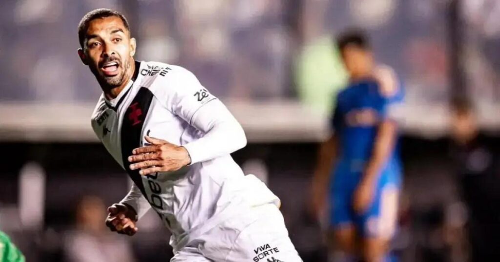 Vasco desiste de Paulo Henrique contra Fortaleza por risco de lesão