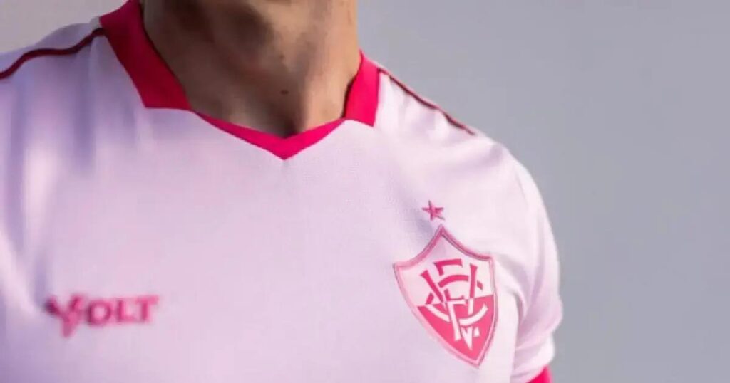 Vitória lança camisa especial do Outubro Rosa em apoio à prevenção do câncer