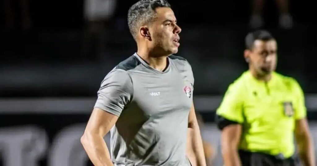 Vitória quebra tabu histórico contra o Santos na Vila Belmiro por 1 a 0