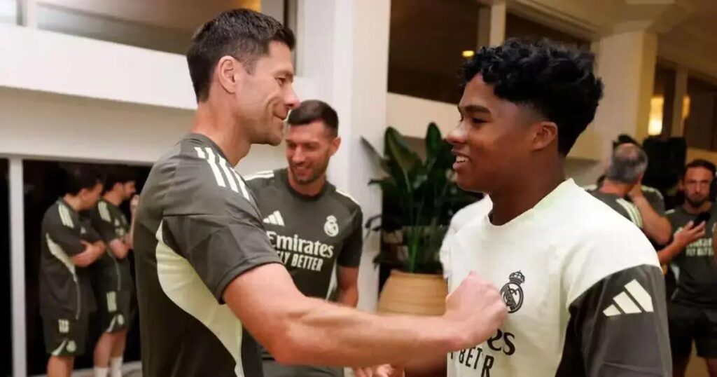 Xabi Alonso destaca Endrick no Real Madrid e pede calma sobre oportunidades
