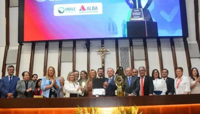 AL-BA recebe prêmio da Unale por transparência e modernização de serviços