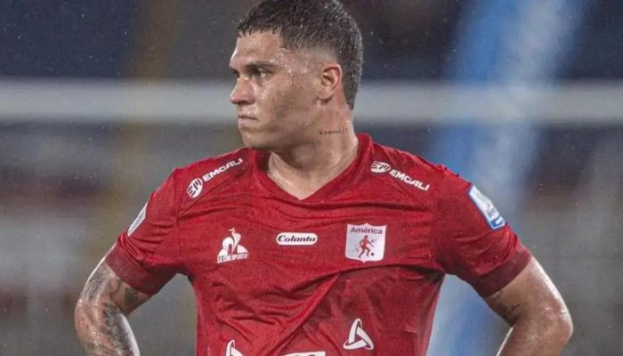 América de Cali se despede de Juan Quintero antes do jogo chave contra o Bahia