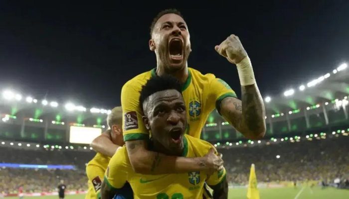 Ancelotti planeja retorno de Neymar e mudança da camisa 10 da Seleção