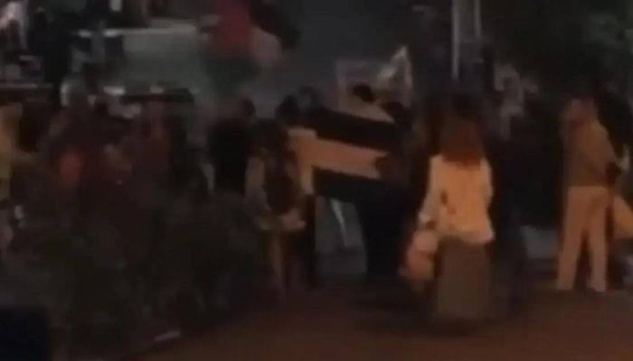 Apoiadores do Irã intimidam turistas em Itacaré, na Bahia