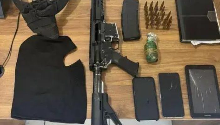 Apreensão de fuzil, granada e morte de suspeito em ação policial em Porto Seguro