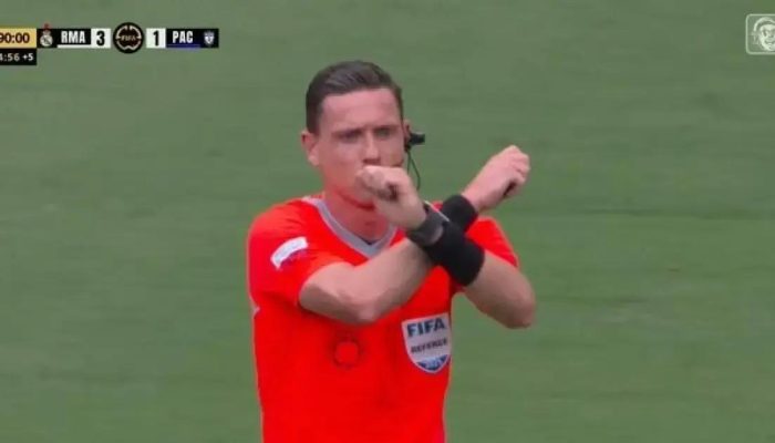 Árbitro brasileiro aciona protocolo antirracista na vitória do Real Madrid