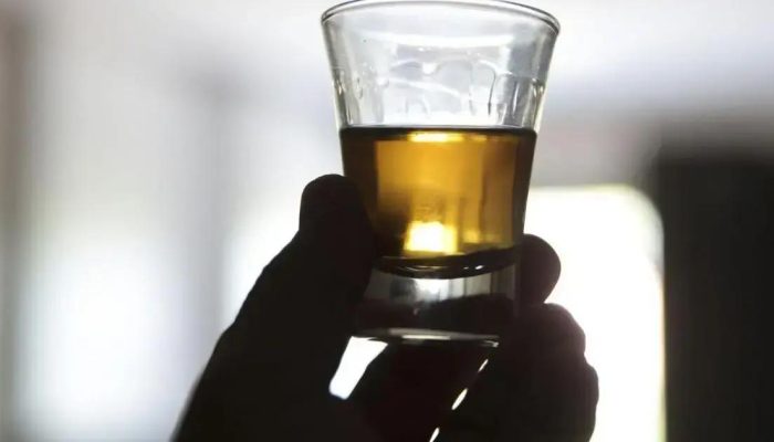 Bahia nega casos de intoxicação por metanol e emite alerta preventivo