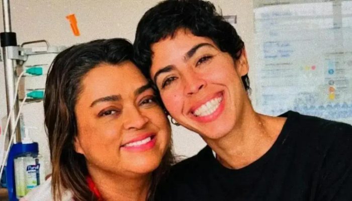 Bela Gil se oferece como barriga solidária para Preta Gil