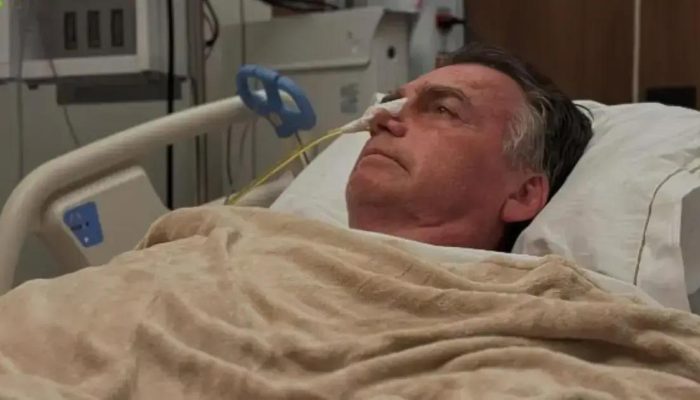 Bolsonaro inicia ingestão oral de água e gelatina após cirurgia