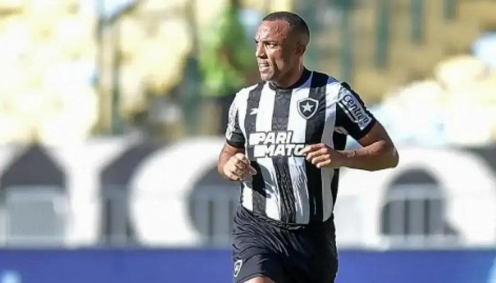 Botafogo formaliza retorno de Marçal após quatro meses fora do clube