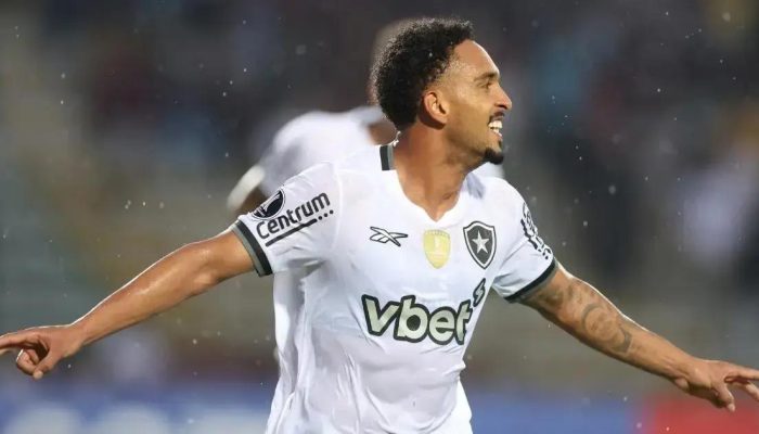 Botafogo vence Carabobo e se mantém vivo na Libertadores
