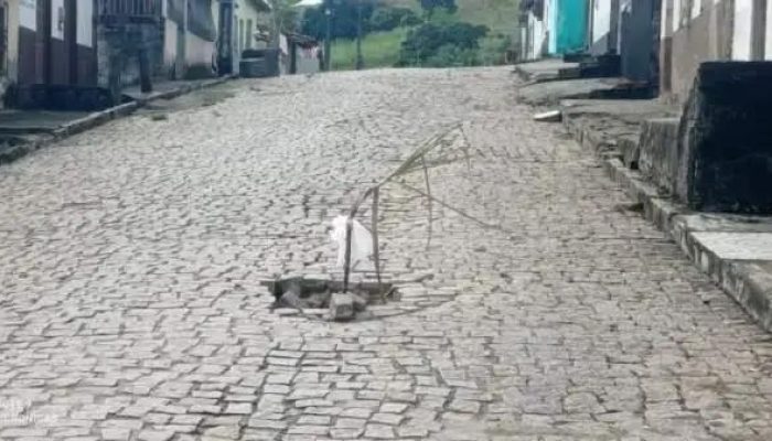 Buraco na Rua Princesa Isabel: cuidado redobrado para motoristas!