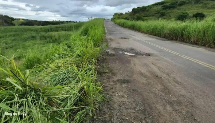 Buracos na estrada de Potiraguá causam grave acidente e preocupam motoristas