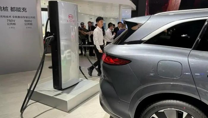 BYD apresenta plataforma de carga ultrarrápida capaz de 400 km em 5 minutos