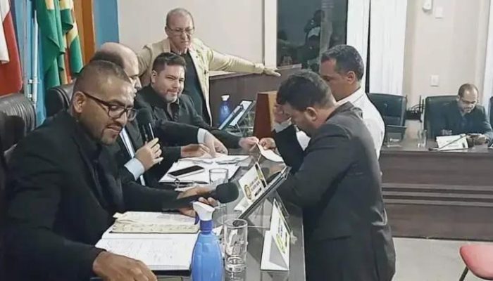 Câmara de Itarantim vira palco de embates políticos e antecipa eleições 2026