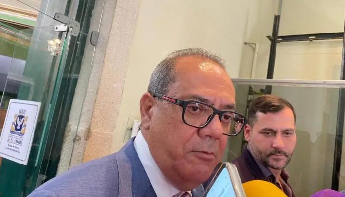 Câmara de Salvador aprova empréstimo para amarelinhos e reajuste de professores