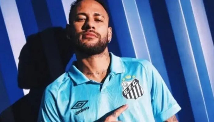 Camisa do Santos homenageia Neymar e bate recorde de vendas em 2025