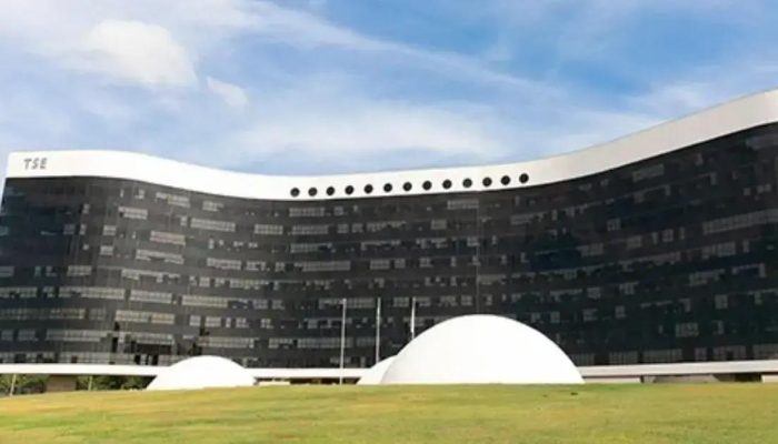 Candidata multada por impulsionar conteúdo negativo em redes sociais