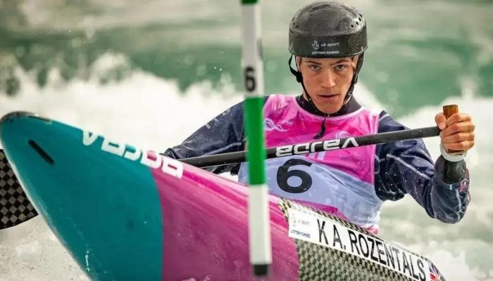 Canoísta britânico suspenso por criar perfil em plataforma adulta