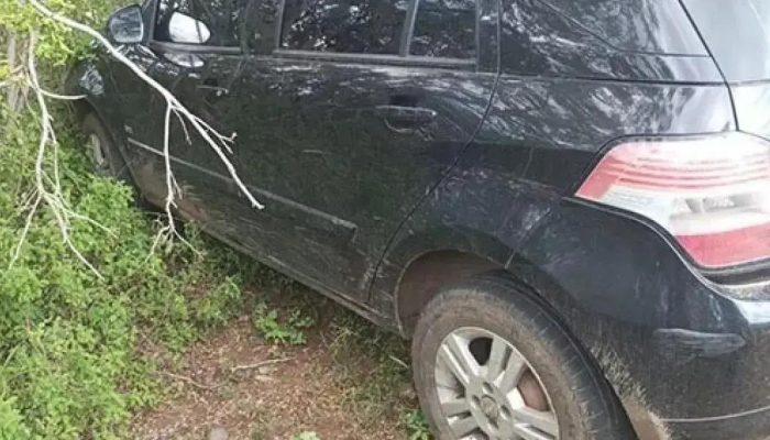 Carro usado em assalto a empresário é encontrado em Santaluz, na Bahia