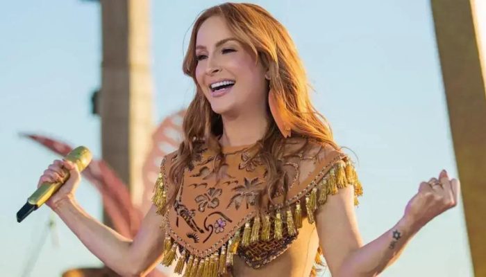Claudia Leitte fala sobre sua fé e celebra conversão religiosa nas redes