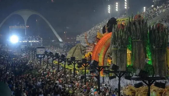 Cláudio Castro aceita devolução do Sambódromo e destaca questões políticas