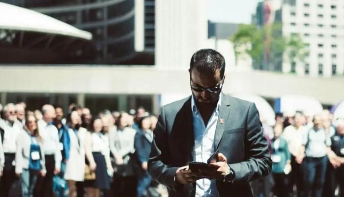 Como a ineficiência estatal onera as empresas no Brasil?