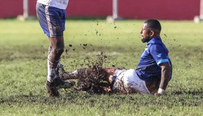 Condições ruins no Carneirão impactam jogo do Galícia e Itabuna