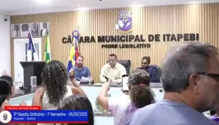 Conflito entre professores e Câmara de Itapebi gera tensão e protestos