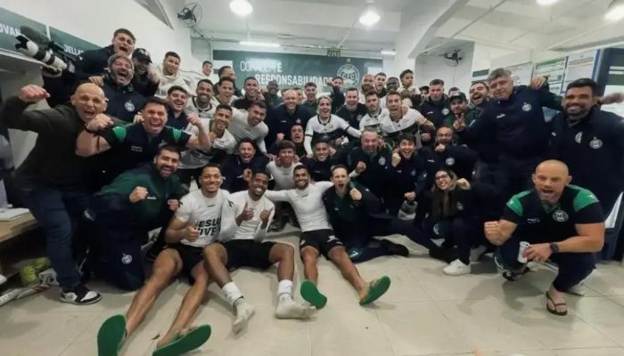 Coritiba vence terceira seguida e garante 97% de chance de acesso à Série A