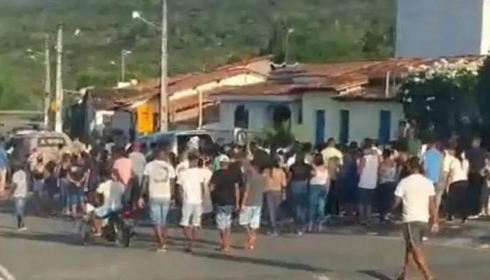 Corpo da subtenente Emilene Rodrigues é sepultado em Irajuba, Bahia