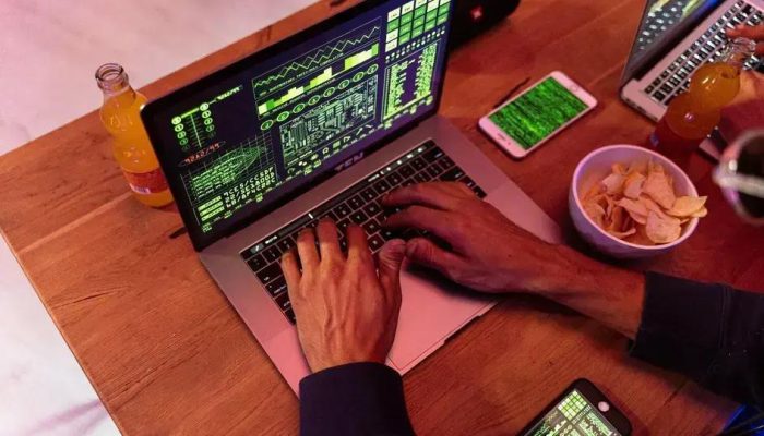 Crimes digitais desviam US$51 bilhões em 2024: 7 estratégias de proteção