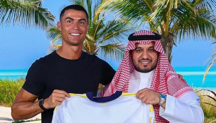 Cristiano Ronaldo renova com Al-Nassr até 2027 e mirará milésimo gol
