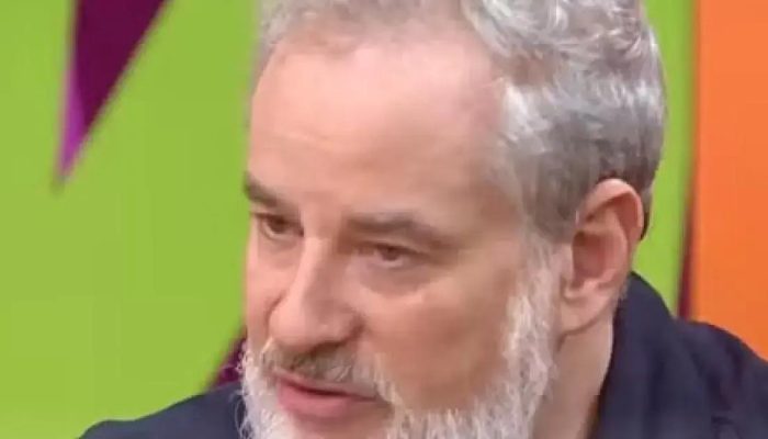 Dan Stulbach emociona ao recordar a história de seu pai sobrevivente do holocausto