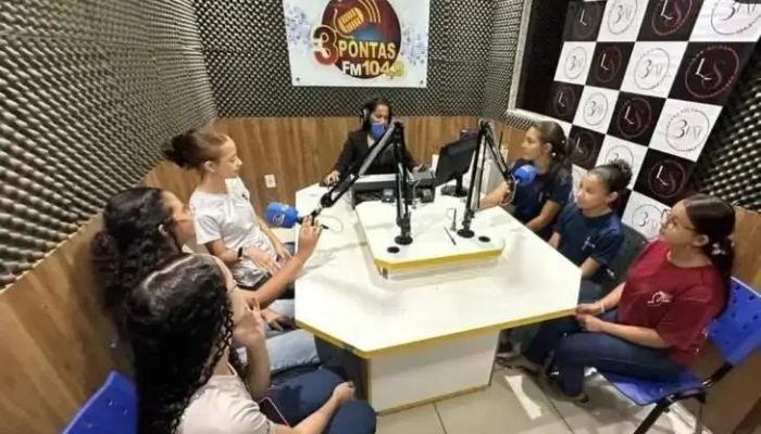 Debate sobre educação marca episódio do PodCast da rádio Três Pontas FM