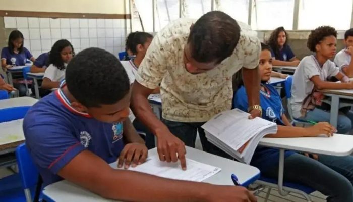 Deputado exige inclusão de juros em pagamentos do Fundef aos professores