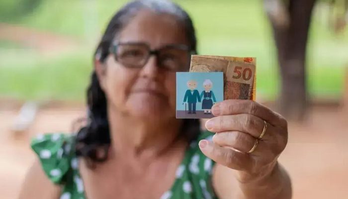 Descubra como a Carteira da Pessoa Idosa permite viagens gratuitas