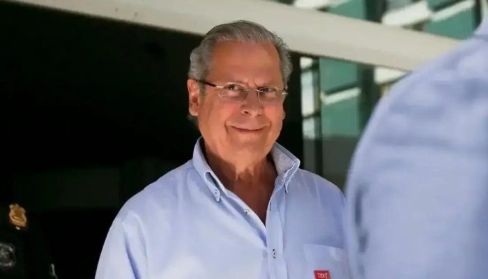 Dirceu critica taxa de 14,75% do Banco Central como um crime