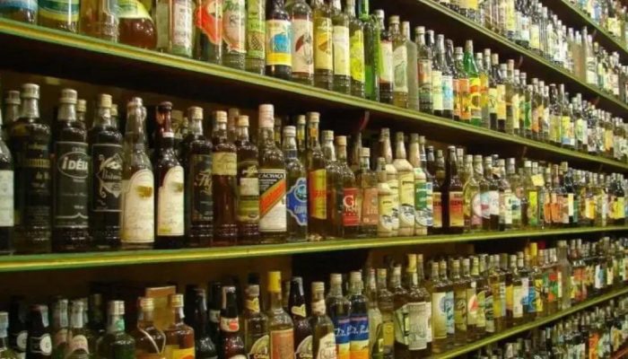 Distribuidoras alertam bares após morte por bebida contaminada em Feira