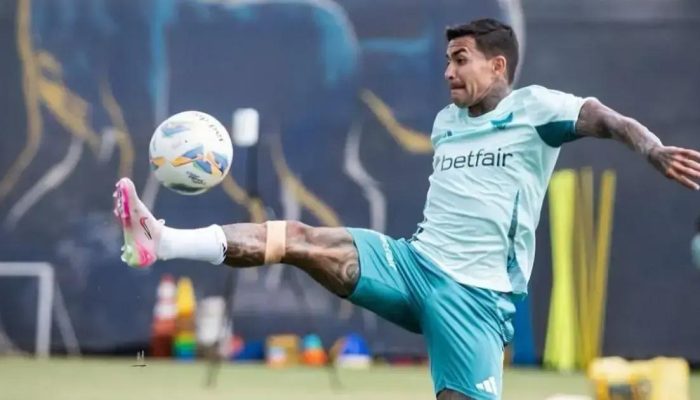 Dudu retorna aos treinos no Cruzeiro, mas futuro ainda é incerto