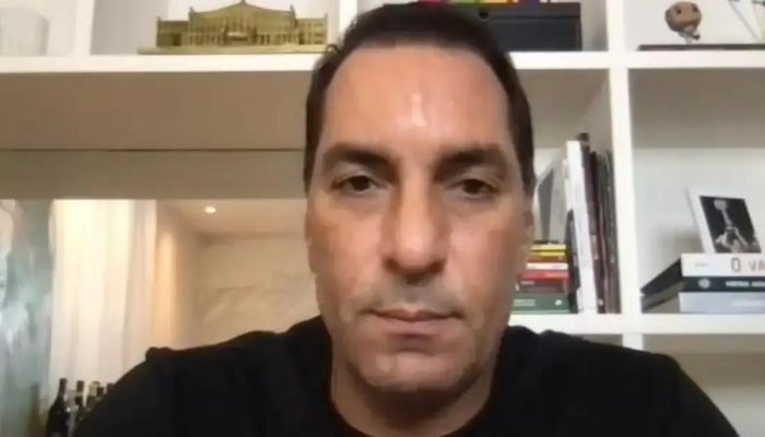 Edmundo critica Pedrinho em live após derrota do Vasco na Sul-Americana