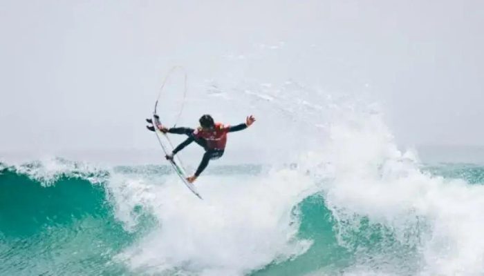 Eliminação de Italo Ferreira e Filipe Toledo nas oitavas da WSL 2025