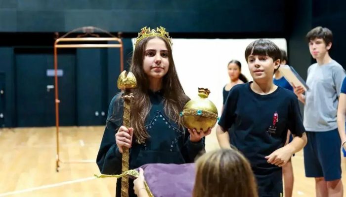 Escola de Salvador estreia o encantador musical “Frozen Jr.” protagonizado por alunos