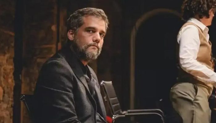 Espectadora interrompe peça de Wagner Moura em Salvador por ar-condicionado gelado