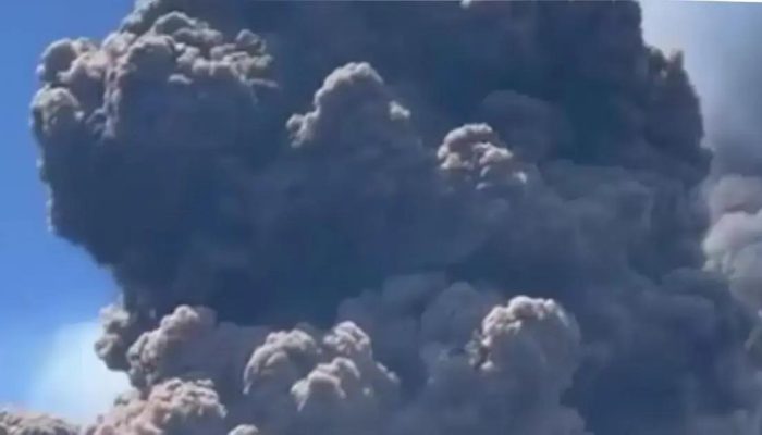 Etna: Vulcão da Sicília entra em erupção e emite nuvem de cinzas