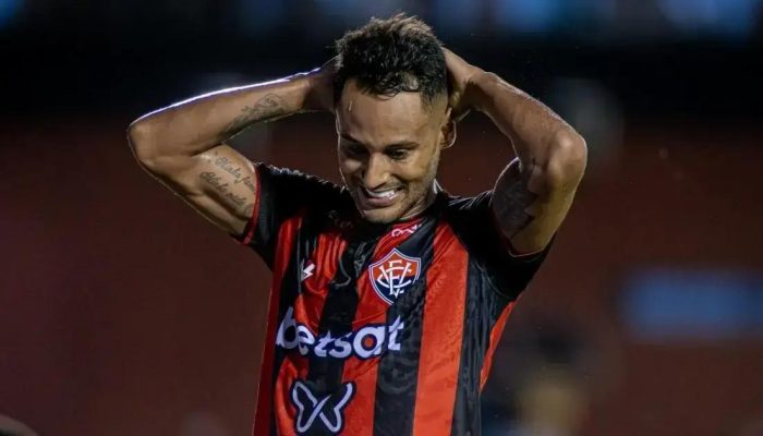 Ex-atacante do Vitória é preso por tráfico de drogas em MS