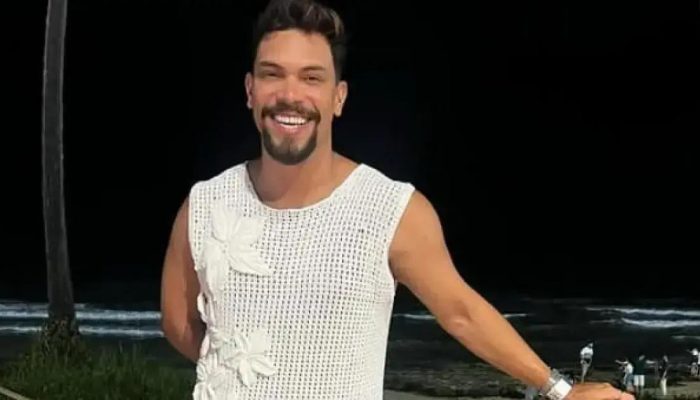 Ex-BBB Vinícius Nascimento inicia curso de teatro em São Paulo para virar ator