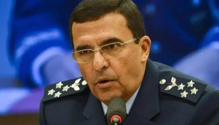 Ex-comandante revela que Garnier colocou Marinha à disposição de Bolsonaro